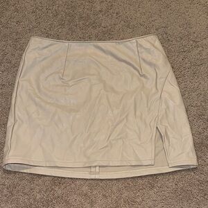 Discovery Cream Mini Skirt